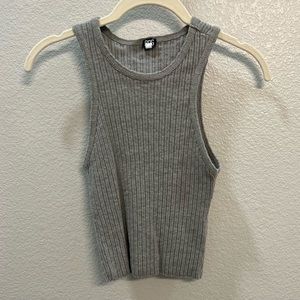 Gray cropped tank